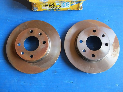 Ventilated front brake discs - front,